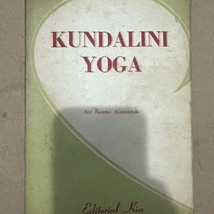 Lote siguiente: Libro Kundalini Yoga de Sri Swami Sivananda