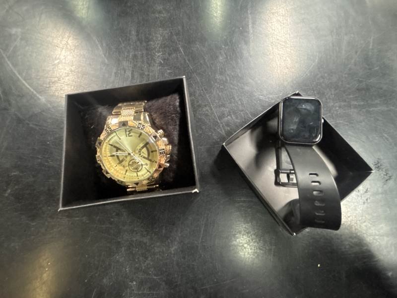 Reloj Dorado y Smartwatch Negro
