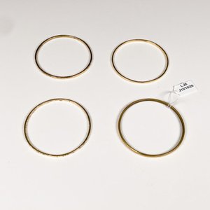 Lote anterior: Lote de Cuatro Esclavas Doradas con Grabados