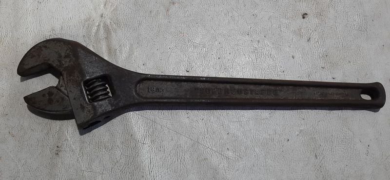 Lote anterior: Llave francesa ajustable de 18 pulgadas