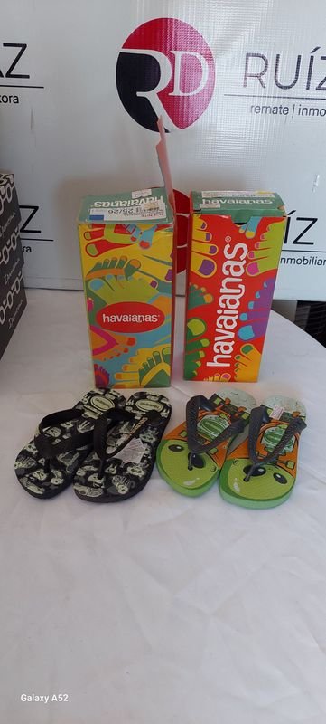 Lote siguiente: Calzado de verano para hombre