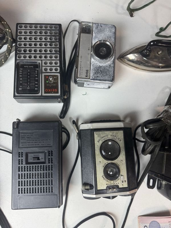 Lotes de radios, cámaras y transformadores en buen estado - imagen 12