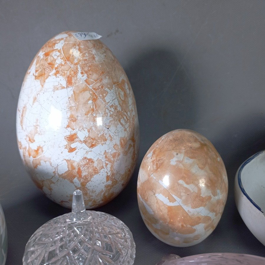 Colección de cerámica y vidrio con diseños florales y geométricos - imagen 4