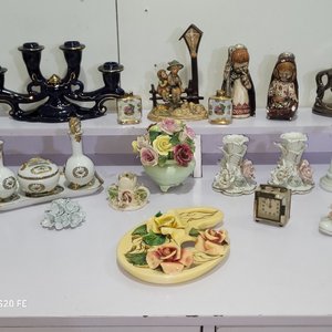 Lote anterior: Lote de Adornos Decorativos Variados: Candelabros, Figuras, Reloj y Más