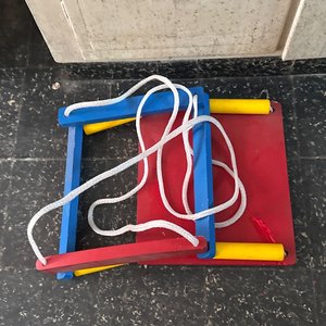 Lote siguiente: Hamaca Infantil de Madera y Cuerda