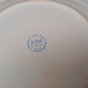 Juego de Cerámica: Platos Blancos y Tazas con Diseño - imagen 10