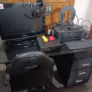 Lote anterior: Escritorio de PC Completo con Silla Gamer y Periféricos