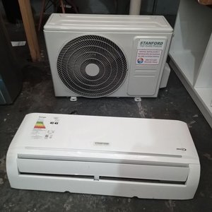 Aire acondicionado inverter marca Stanford funcionando - imagen 1