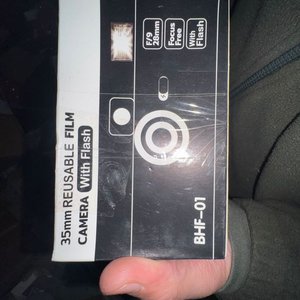 Lote siguiente: Cámara de Fotos Reutilizable 35mm con Flash, Diseño Alemán