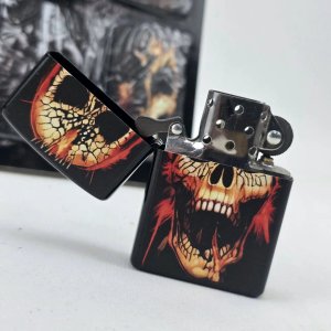 Encendedor Metálico con Diseño de Calavera Estilo Rockero - imagen 2