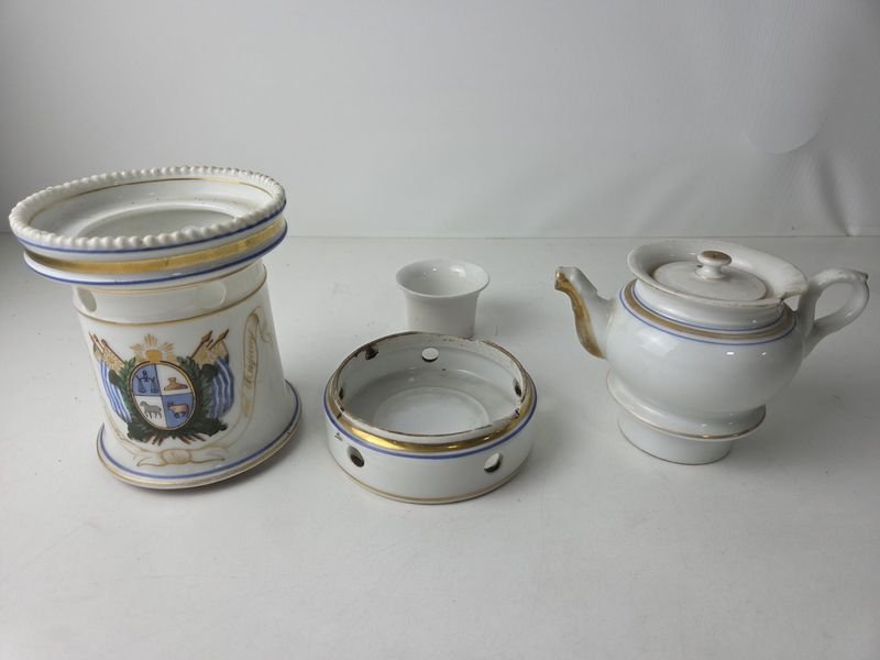 Tizanera en porcelana con antiguo escudo de la ROU pintada a mano - imagen 3