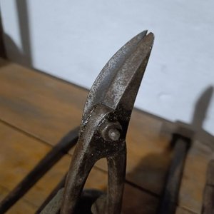 Herramientas de Mano: Tenaza, Martillo, Llave Inglesa y Cortachapa - imagen 4