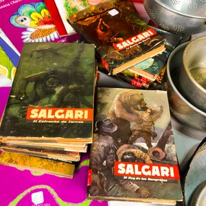 Secador de Platos Rojo, Utensilios de Cocina y Libros Infantiles - imagen 3