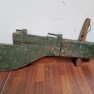 Timón de Madera Rústico Antiguo con Empuñadura Azul - imagen 1