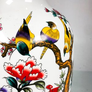 Florero de Porcelana Blanca con Diseño Floral y Pájaros, 48 cm - imagen 4