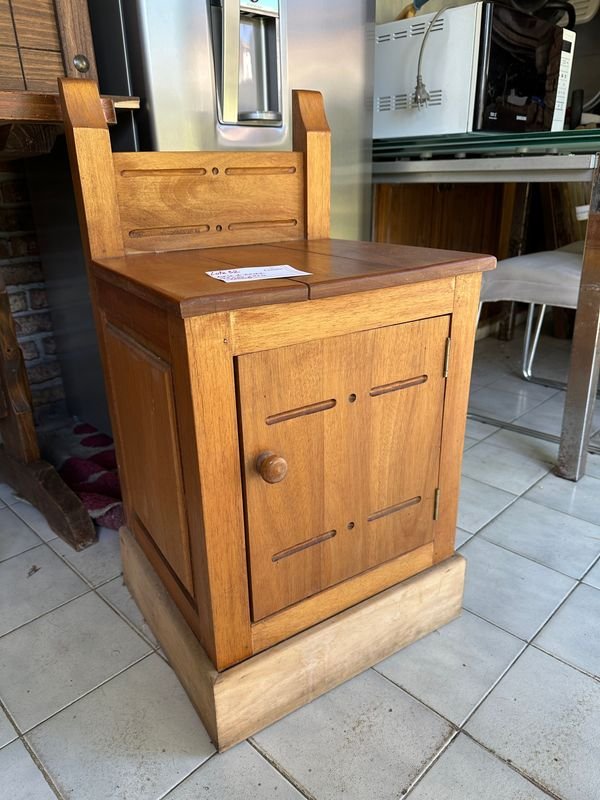 Mesa de Noche de Madera de Alta Calidad - imagen 3