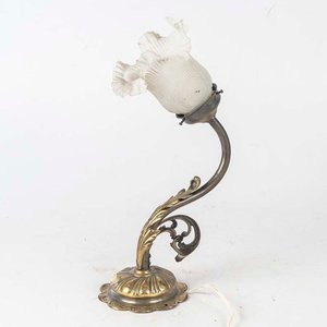 Lote siguiente: Aplique de Bronce con Tulipa y Detalles Ornamentales