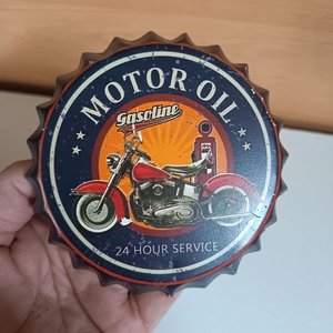 Lote de 3 Adornos Metálicos con Forma de Tapa de Cerveza y Motor Oil - imagen 4