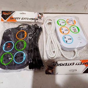 Dos alargues de seguridad con múltiples tomas - imagen 2