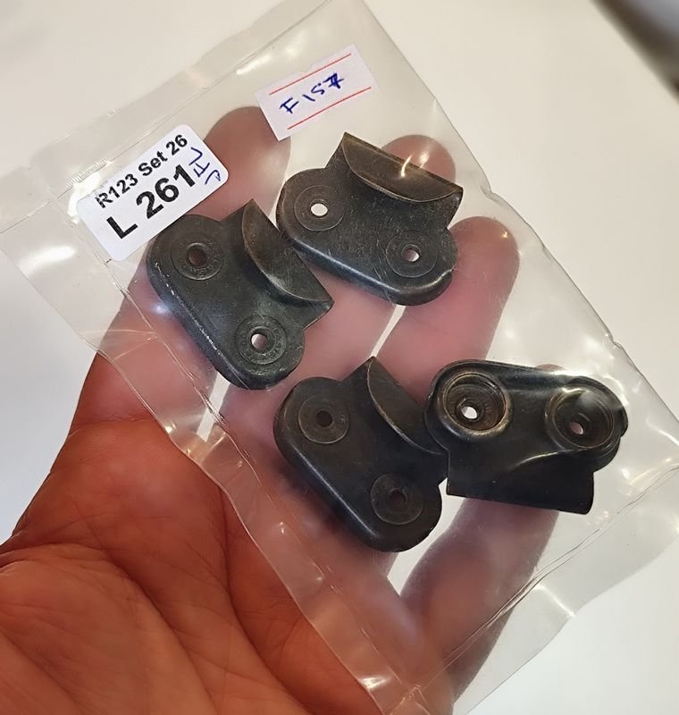 Lote de 4 enganches para máscara de oxígeno, compatibles con cascos de la Segunda Guerra Mundial y series P de los 50s