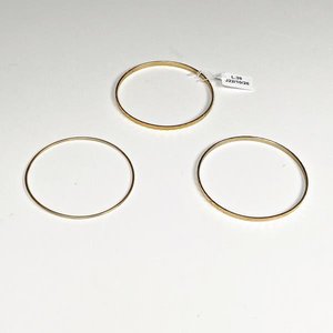 Lote siguiente: Tres Pulseras Doradas Estilo Esclava
