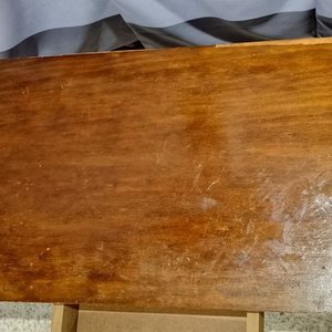 Mesa de Madera Enchapada con Cajón - imagen 3