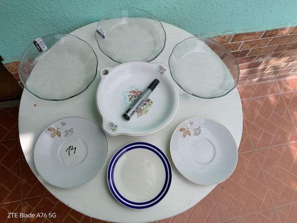 Lotes de platos y tazas de porcelana