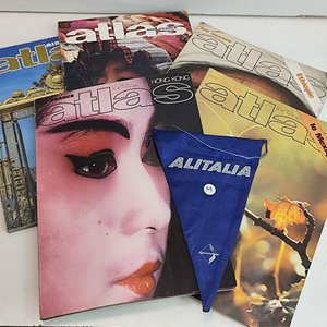 Lote anterior: Lote de Revistas Atlas Air France Años 80 y Banderín Alitalia
