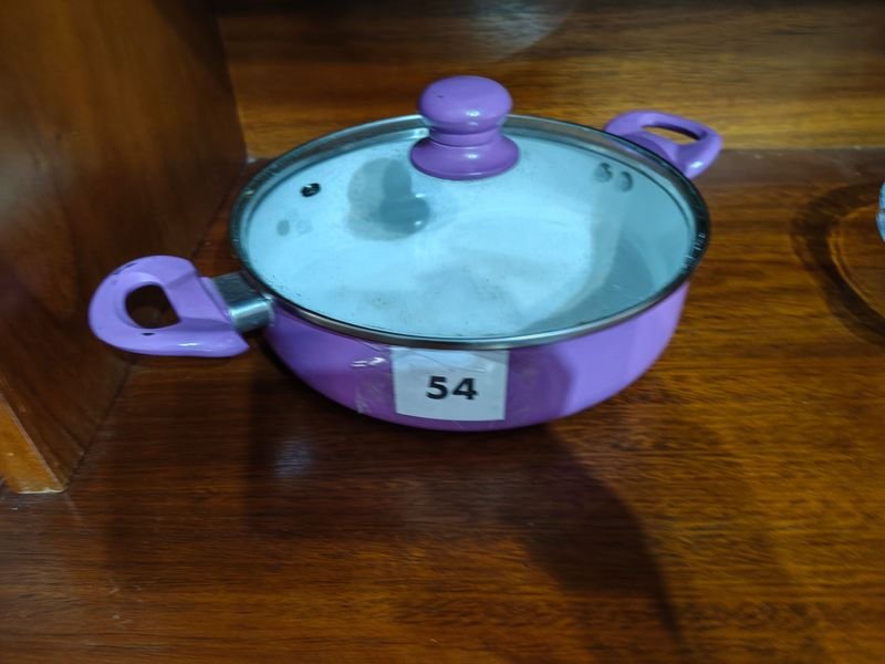 Olla Lilac con Tapa de Vidrio Estilo "Essen"