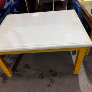 Mesa Infantil Pata Amarilla - imagen 1