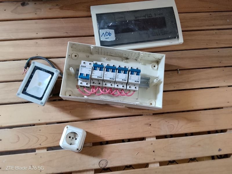 Lote siguiente: Caja de termica con control remoto y termica
