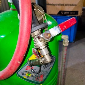 Extractor de Aceite Neumático con Manómetro y Mangueras - imagen 5