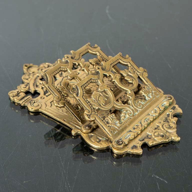 Lote siguiente: Portacartas de bronce con medidas 11x20cm