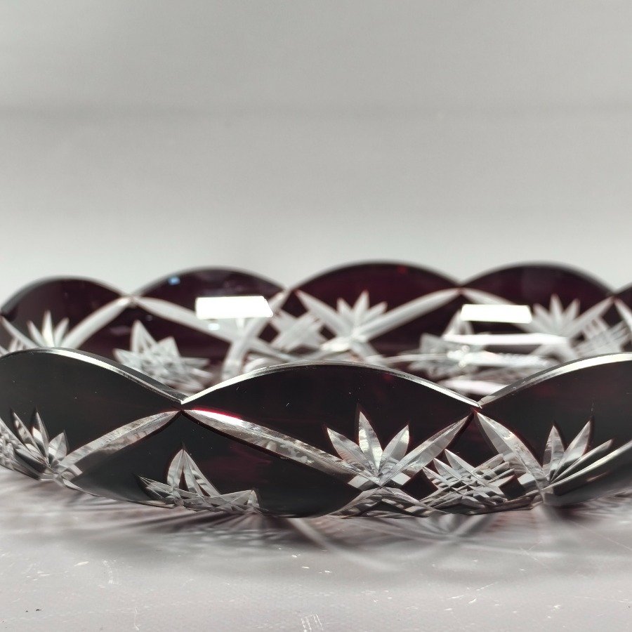 Centro de mesa en cristal tallado con bordes ondulados y patrón estrellado - imagen 7