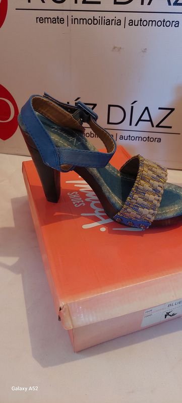 Zapatos de tacón alto en venta - imagen 2