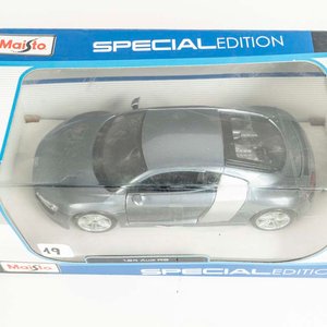 Auto Audi R8 escala 1/24 colección Maisto, en su caja original. - imagen 2