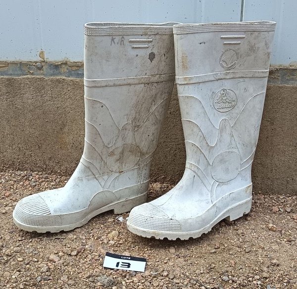 Dos Pares de botas lluvia PVC Talle 37 - Detalles de Uso - imagen 1
