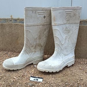 Dos Pares de botas lluvia PVC Talle 37 - Detalles de Uso - imagen 1