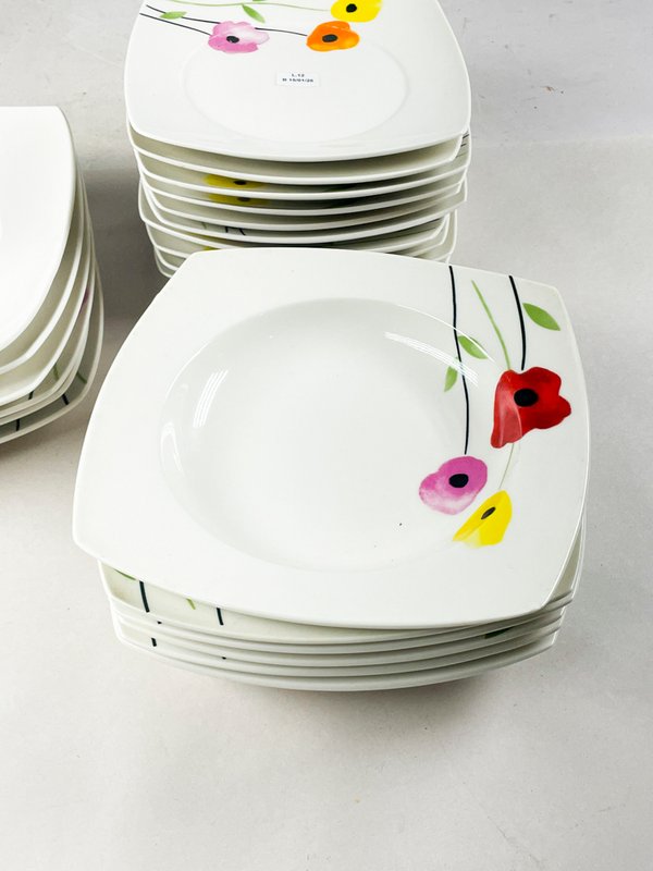 Platos blancos florales cuadrados para postre - imagen 2