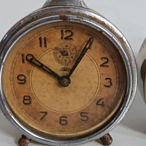Tres Relojes Despertadores Antiguos: JAZ, Herweg y Otro - imagen 5