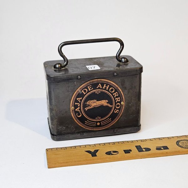 Alcancia de Caja de Ahorros con Liebre en Logo - imagen 1