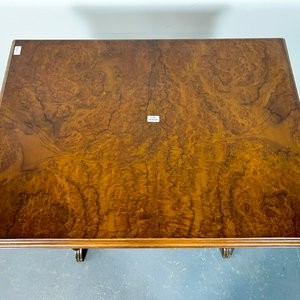 Mesa Inglesa de Madera de Raíz con Cajón y Patas Acanaladas - imagen 2