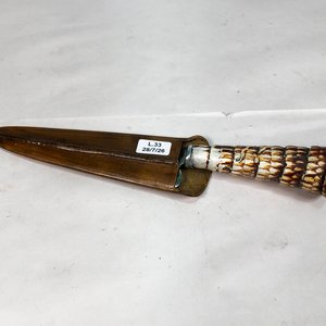 Cuchilla Artesanal con Mango de "Tatu" y Vaina de Cuero - imagen 2
