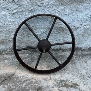 Rueda Antigua de Hierro Macizo con Rayos - imagen 1