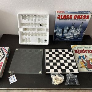 Juego de Ajedrez de Vidrio Magnético y 6 en 1 - imagen 3