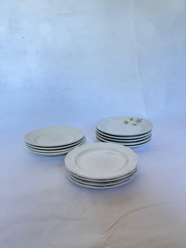 Vajilla de porcelana con diseños florales - imagen 2