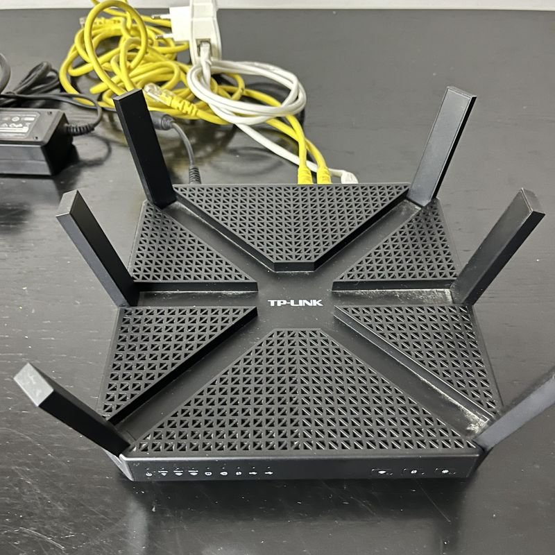 Router TP Link rompemuros modelo Archer C3200 y servidor de almacenamiento de datos Lynksys modelo NAS2000 - imagen 4