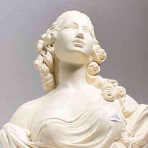 Busto Dama Romana en PVC Blanco, Adorno de Jardín 50 cm - imagen 4