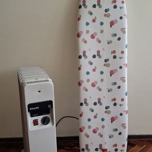 Estufa Eléctrica Philips 6 Paneles y Tabla de Planchar Plegable - imagen 1