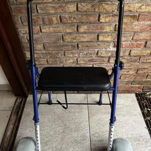 Lote anterior: Andador Ortopédico Plegable con Asiento y Ruedas Grandes